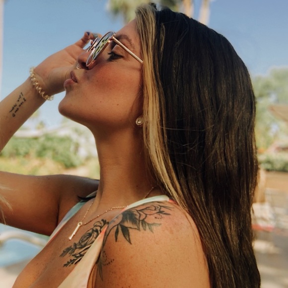 Meet your Posher, Britney - Picture 8 of 9